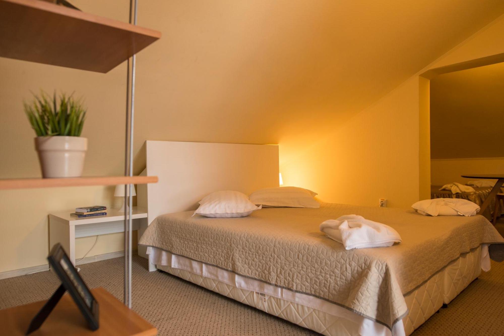 Pensiunea 4 Salcii Băltenii de Sus Zimmer foto