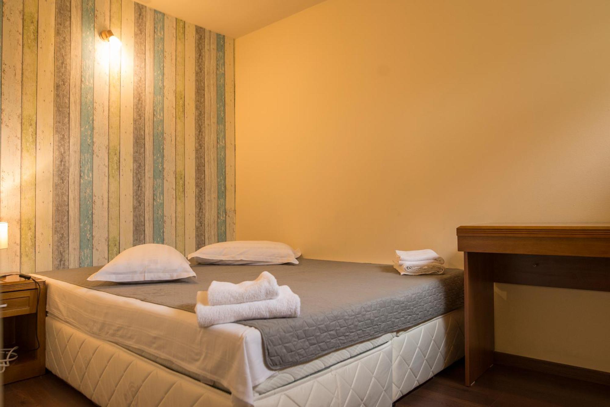 Pensiunea 4 Salcii Băltenii de Sus Zimmer foto